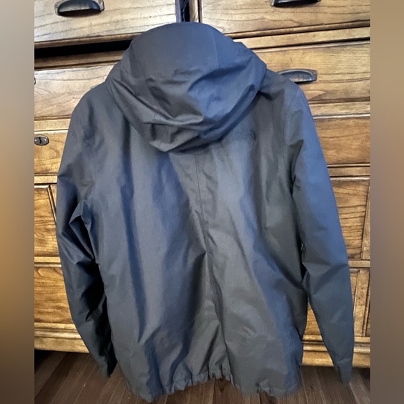 North face winter coat - Picture 2 of 5